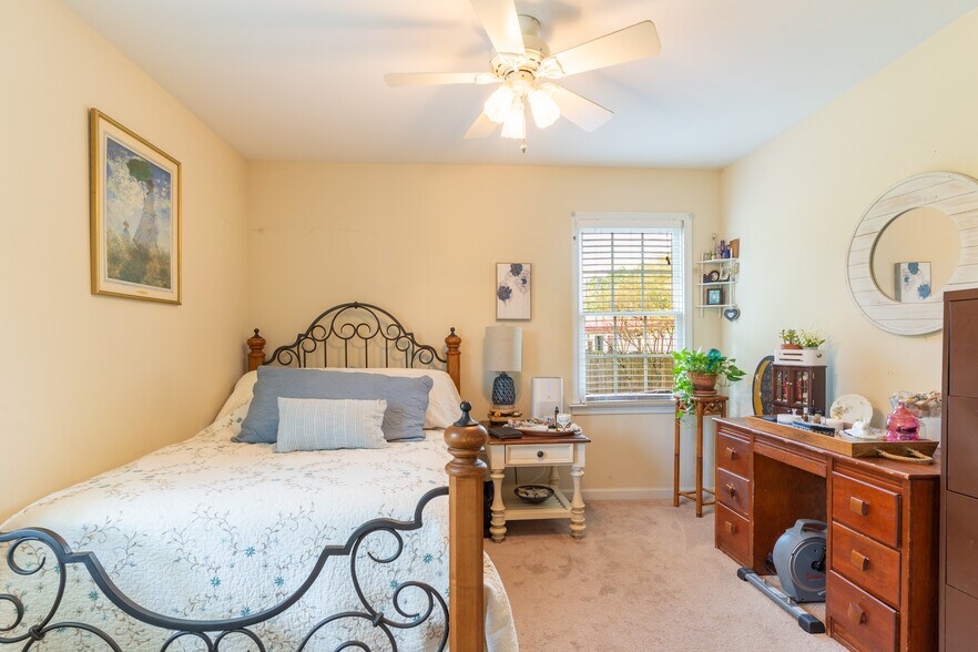More Photos Of 1537 Jackson St, Locust Grove Office Residential For Sale