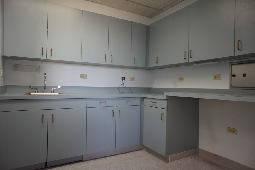 More Photos Of 9101 Pearl St, Thornton Medical For Sale