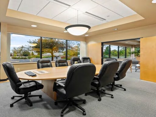 More Photos Of W209N17500 Industrial Dr, Jackson Manufacturing For Sale