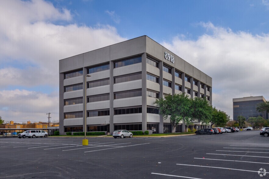 More Photos Of 8918 Tesoro Dr, San Antonio Coworking Space