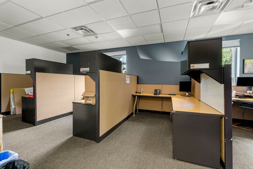 More Photos Of 4 Preston Ct, Bedford Office For Sale