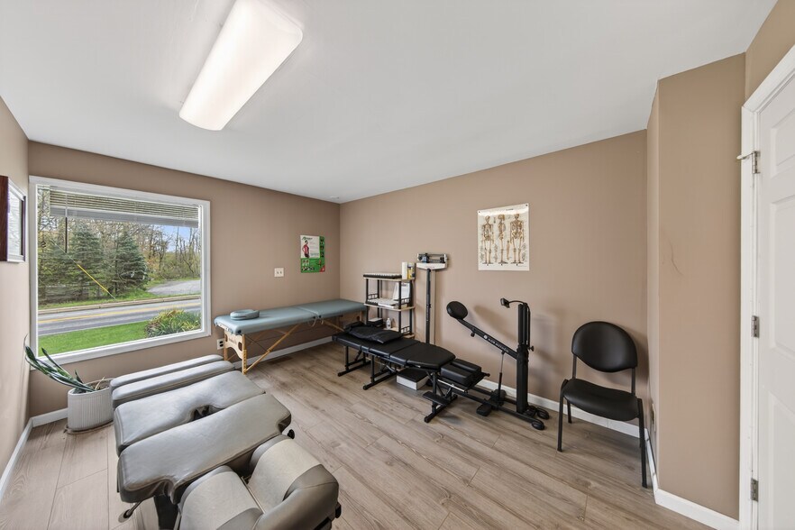 More Photos Of 187 Breakneck Rd, Highland Lakes Storefront Retail Residential For Sale