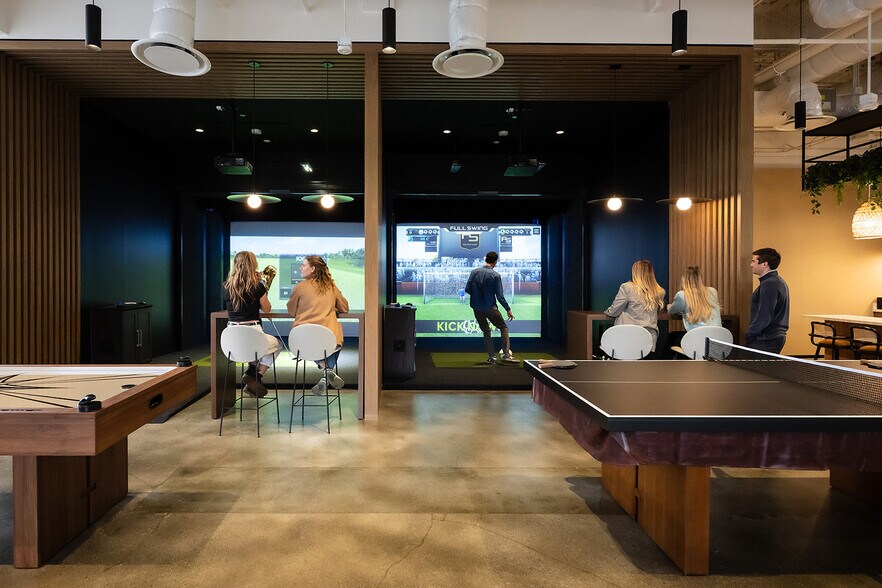 More Photos Of 200 N Pacific Coast Hwy, El Segundo Office For Lease