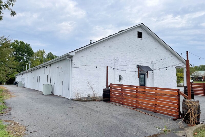 More Photos Of 531-537 Legion Dr, Harrodsburg Medical For Lease