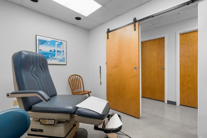 More Photos Of 385 Main St, West Haven Medical For Sale