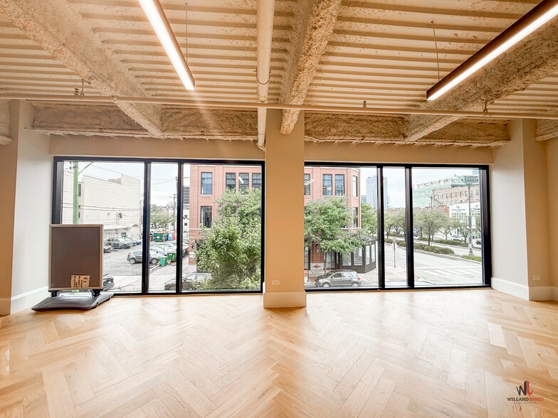More Photos Of 1123 W Randolph St, Chicago Apartments For Lease