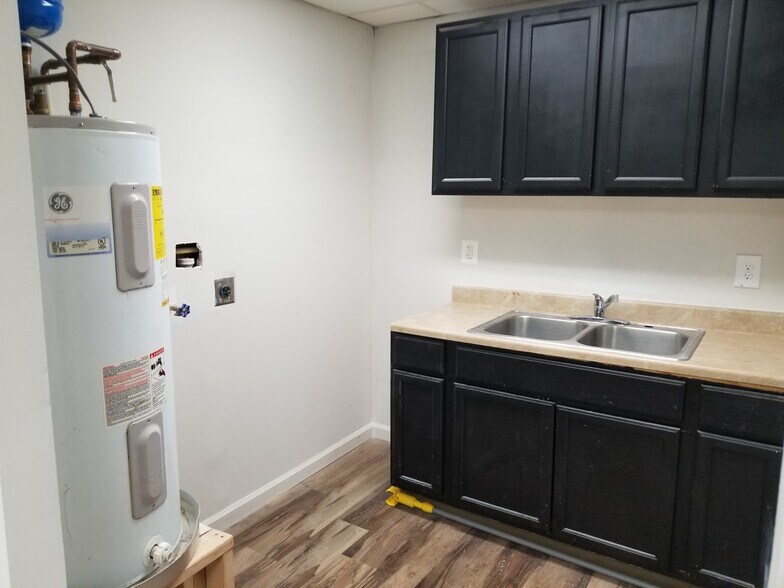 More Photos Of 4700 Stamp Rd, Marlow Heights General Retail For Lease