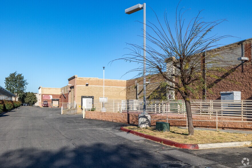 More Photos Of 2701-2897 W Florida Ave, Hemet Unknown For Lease