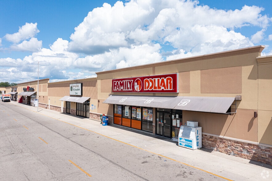 More Photos Of 432-634 S Burnett Rd, Springfield General Retail For Sale