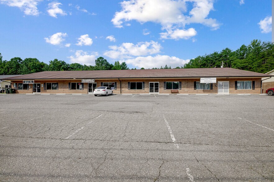 More Photos Of 532 S Highway 27, Stanley Freestanding For Lease