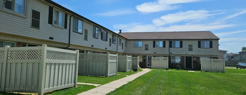 More Photos Of 24949 Mayfair Dr, Flat Rock Apartments For Sale