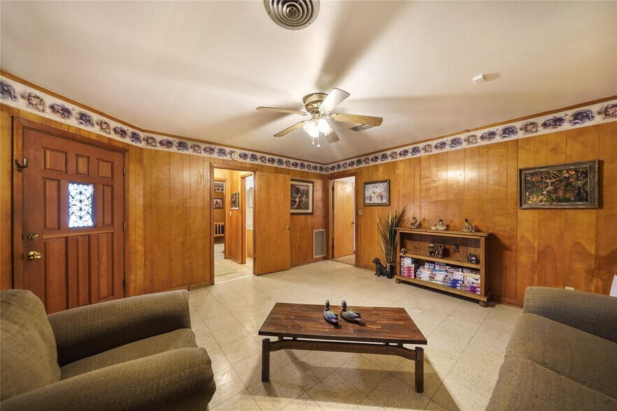 More Photos Of 1605 E Main St, Eagle Lake Specialty For Sale