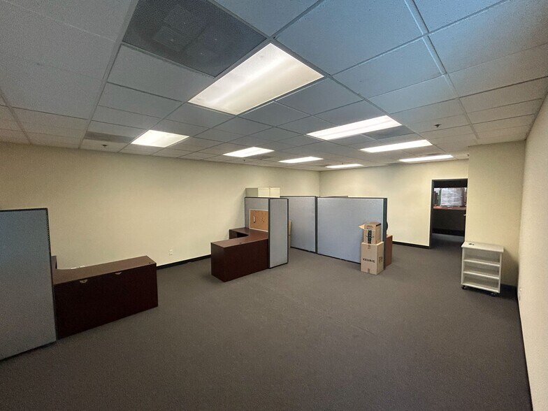 More Photos Of 28034 Industry Dr, Valencia Industrial For Lease