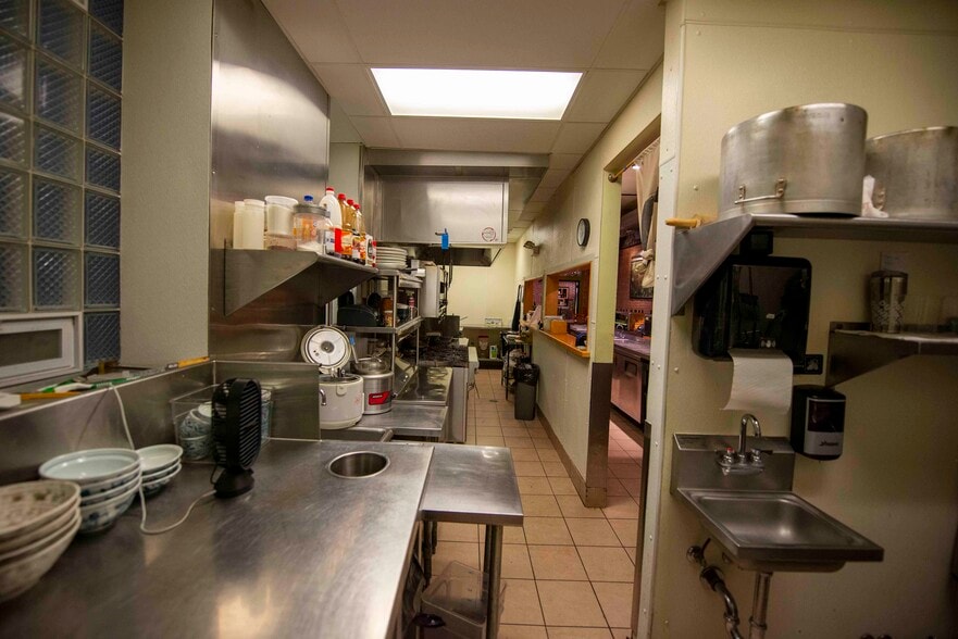 More Photos Of 1829 W Chicago Ave, Chicago Storefront Retail Residential For Lease