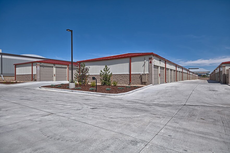 More Photos Of 13303 E Adam Aircraft Cir, Englewood Parking Garage For Sale