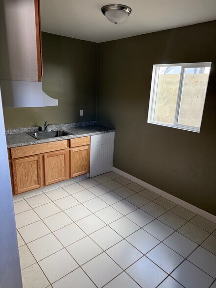 More Photos Of 8906 Norris Ave, Sun Valley Land For Lease