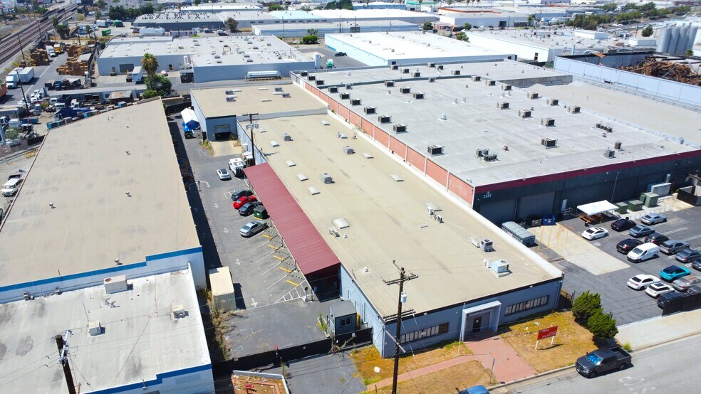 More Photos Of 3019 Vail Ave, Commerce Manufacturing For Sale