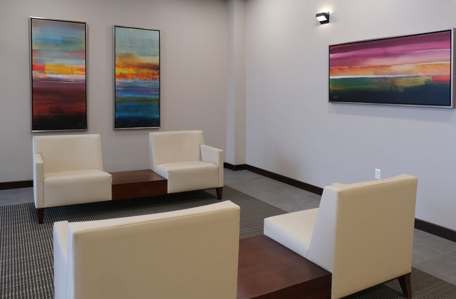 Primary Photo Of 12747 Olive Blvd, Creve Coeur Coworking Space