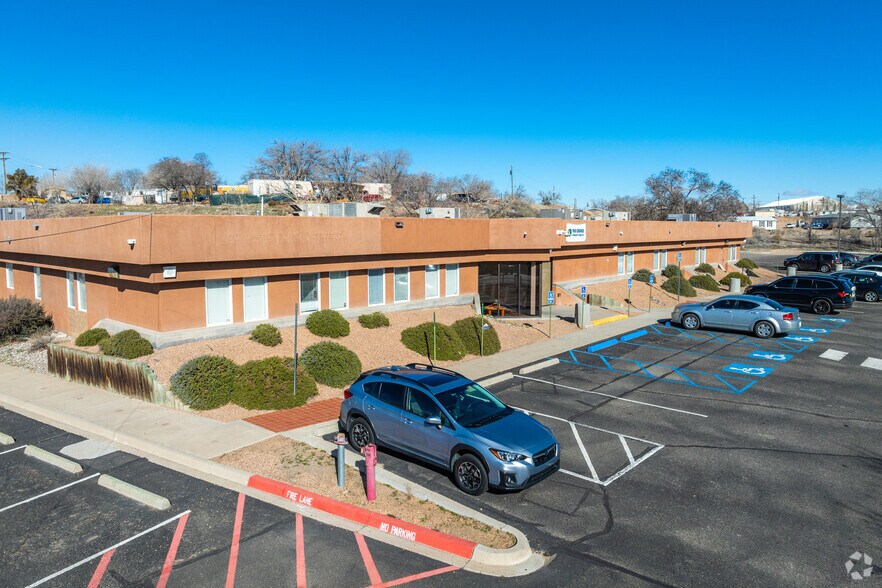 Primary Photo Of 1401 Old Coors Rd SW, Albuquerque Schools For Lease