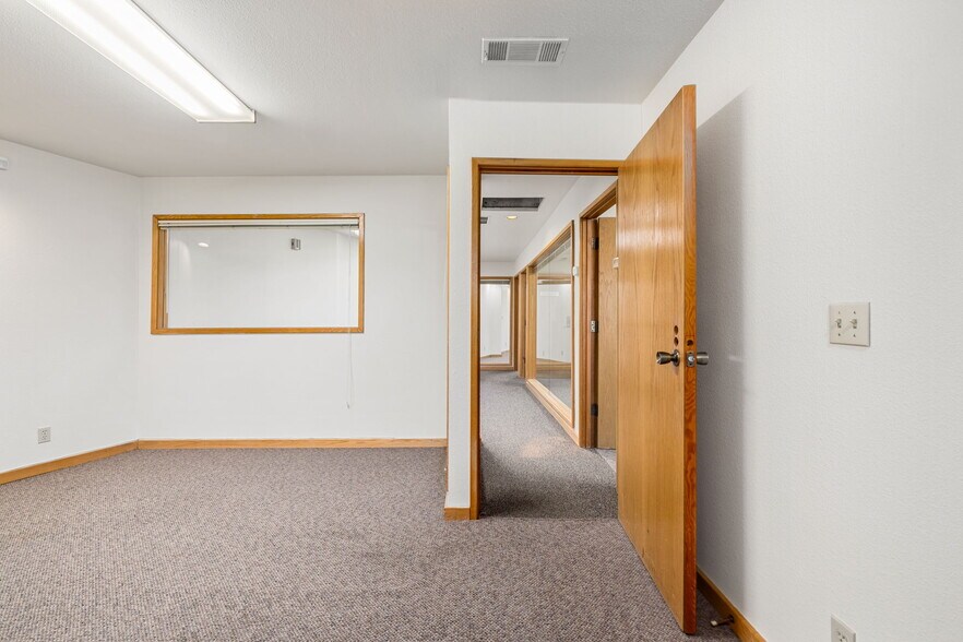 More Photos Of 610 Davis St, Santa Rosa Office Residential For Sale