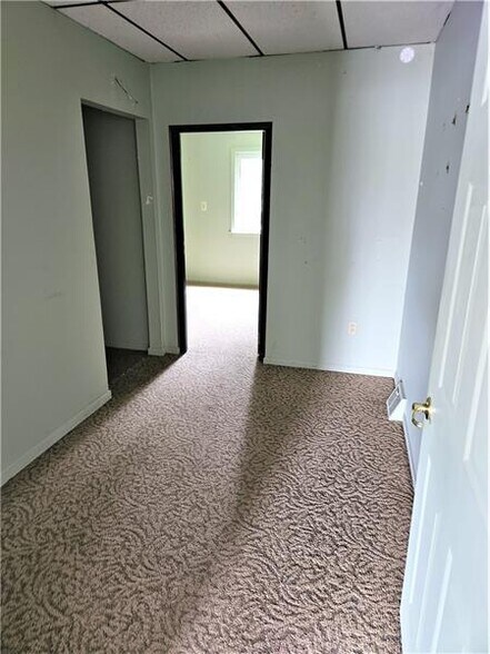 More Photos Of 6081 William Penn Hwy, Export Office For Sale