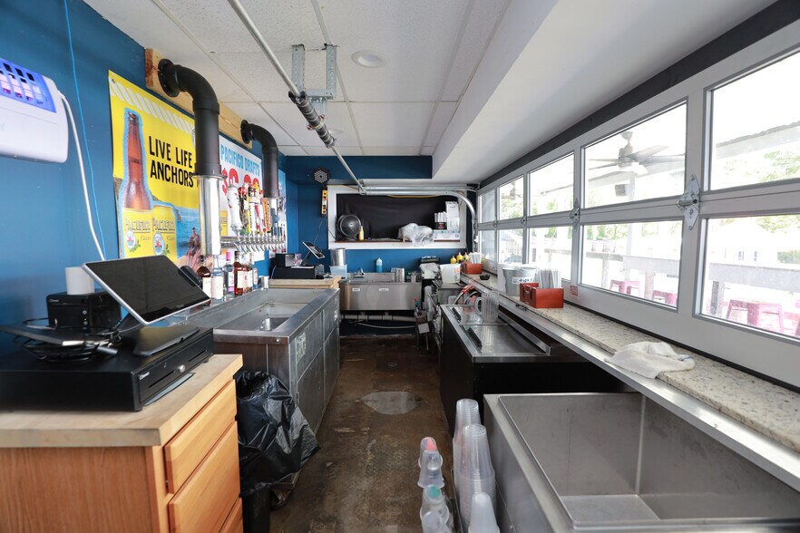 More Photos Of 700 Jordan Point Rd, Hopewell Restaurant For Sale