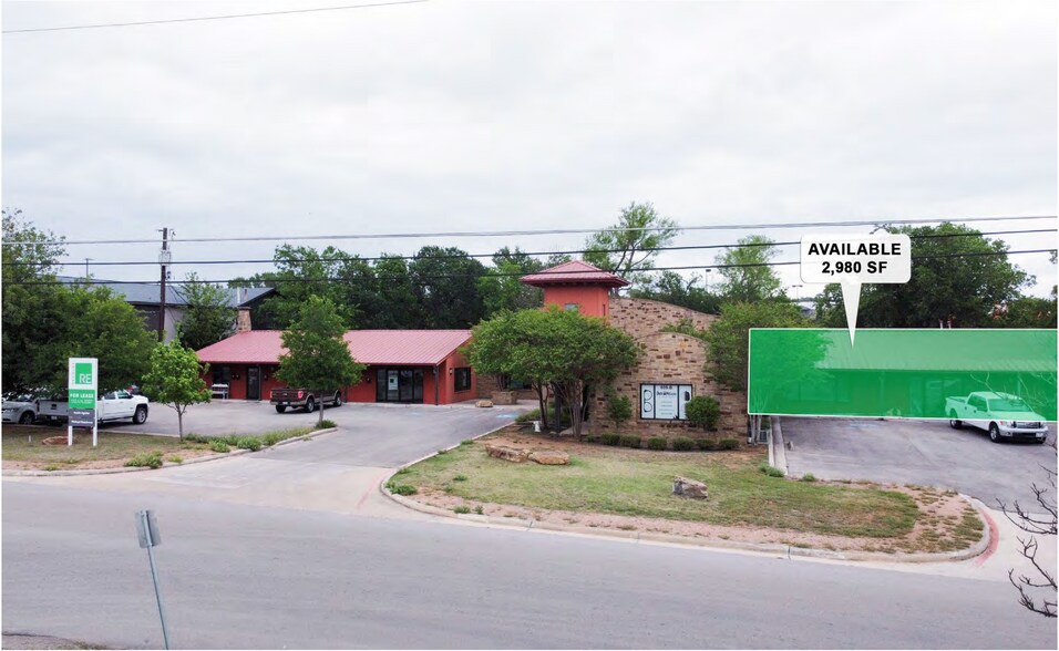 More Photos Of 809 12th St, Marble Falls Freestanding For Lease