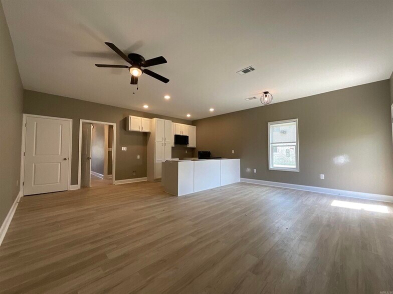 More Photos Of 405 & 407 E Center Street, Jacksonville Specialty For Sale