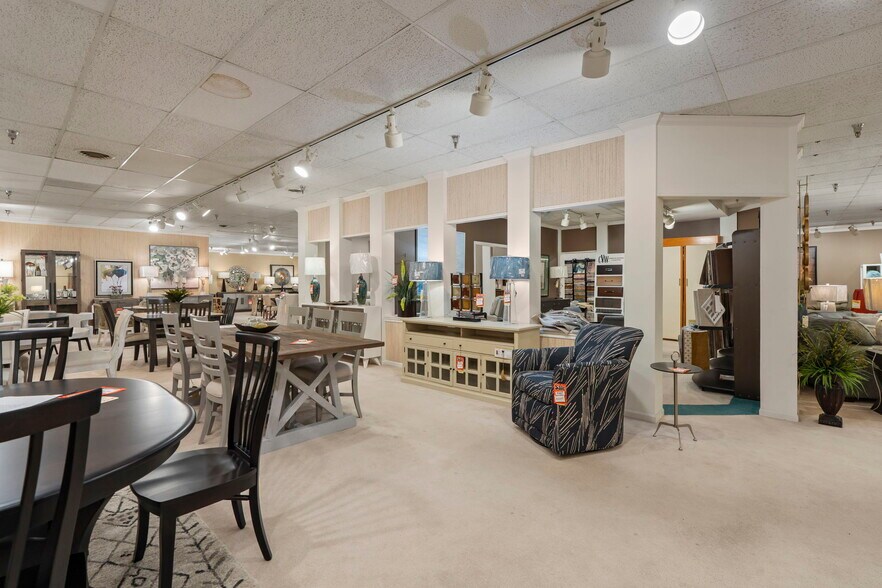 More Photos Of 334 County Road 81, Osseo Storefront Retail Office For Sale