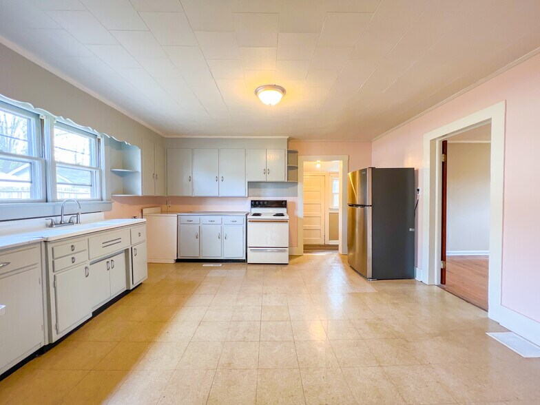 More Photos Of , Spartanburg Unknown For Sale