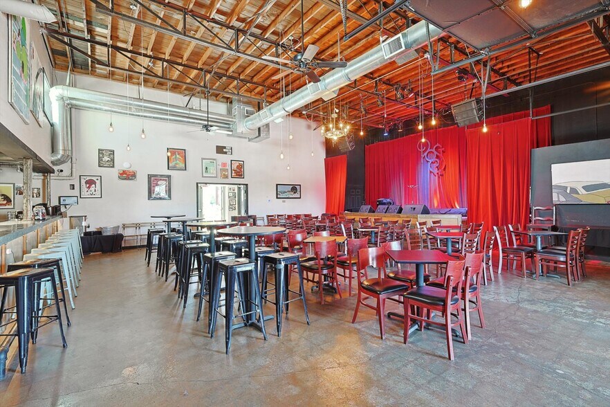 More Photos Of 2925 Race St, Fort Worth Restaurant For Lease