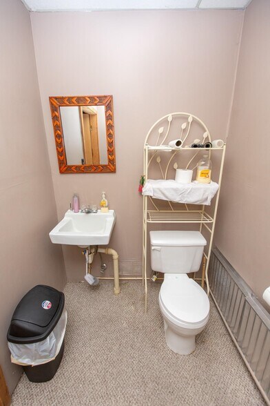 More Photos Of 219 Norris Ave, McCook Storefront For Sale