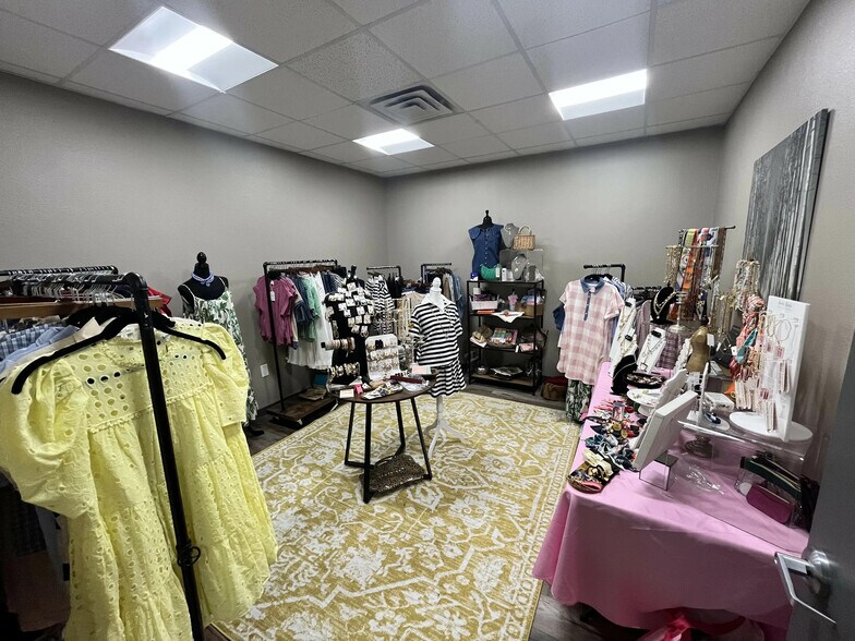 More Photos Of 551 N Valley Pky, Lewisville Office For Sale
