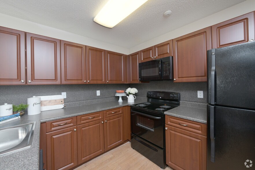 More Photos Of 100 Elena St, Cranston Apartments For Sale