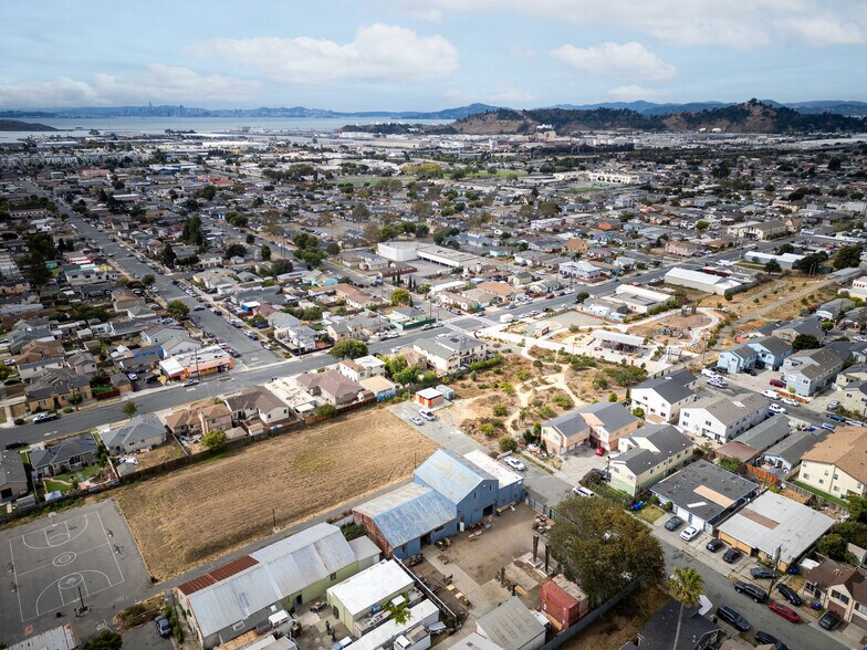 More Photos Of 2 17th St, Richmond Warehouse For Sale
