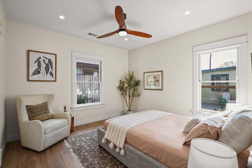 More Photos Of 844 E Kensington Rd, Los Angeles Specialty For Sale