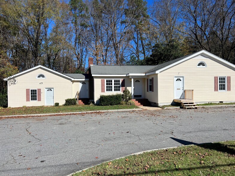 Primary Photo Of 636 Statesville Blvd, Salisbury Office For Sale