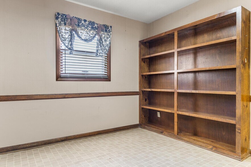 More Photos Of 450 North St, Bamberg Medical For Sale