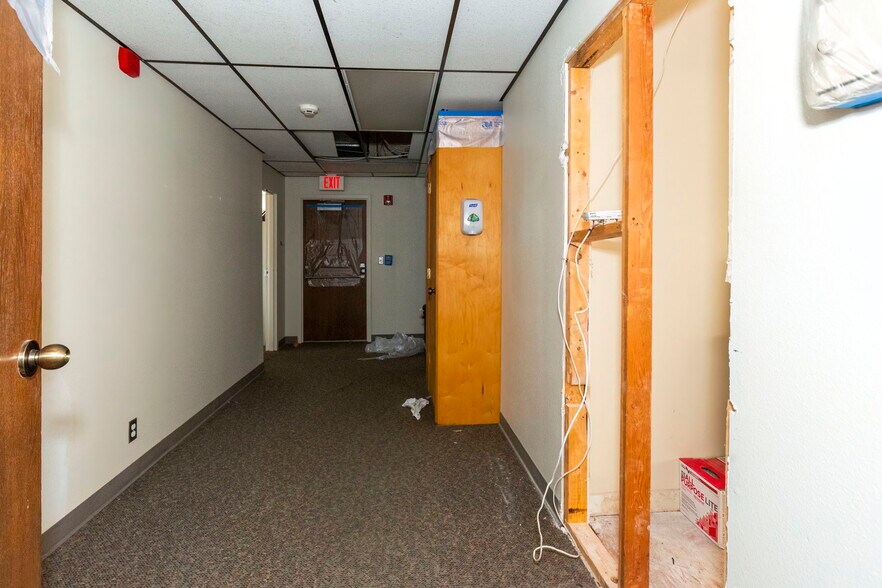 More Photos Of 873-875 6th St, Bremerton Bank For Lease