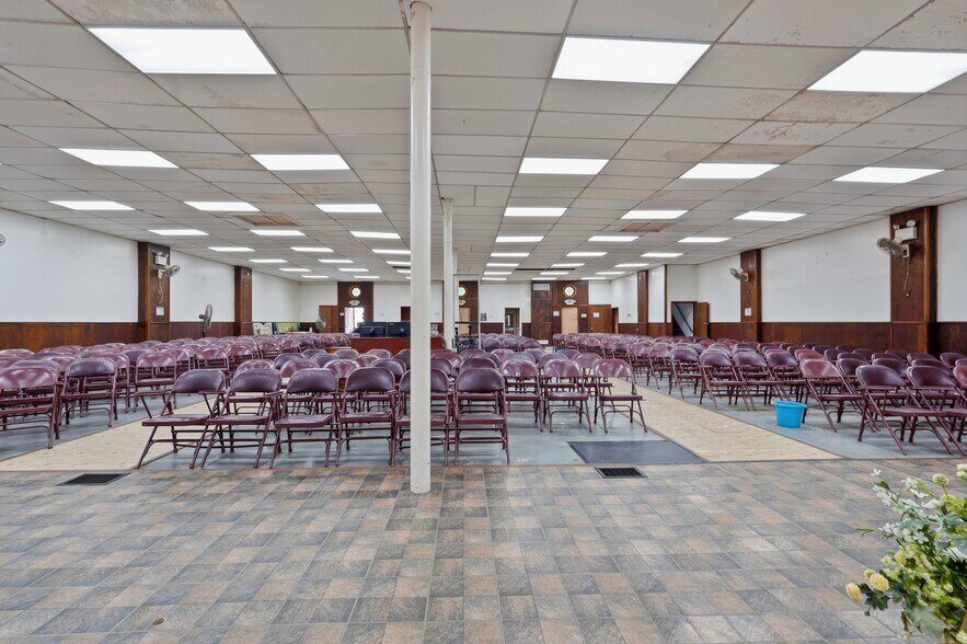 More Photos Of 1142-1148 Broadway, Camden Flex For Sale