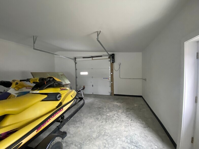 More Photos Of 137 Overlook Rd, Poughkeepsie Warehouse For Lease