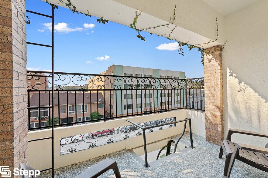 More Photos Of 330-332 Cedar Ave, Long Beach Apartments For Sale