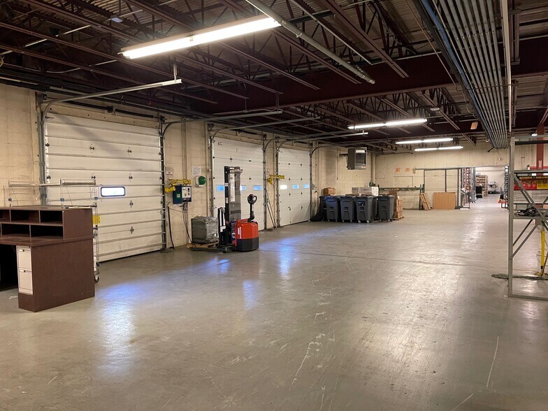 More Photos Of 30 Germantown Rd, Danbury General Retail For Lease