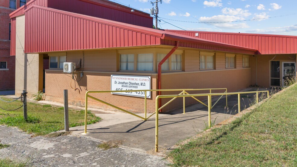 More Photos Of 116 E Robert S Kerr Blvd, Wynnewood Medical For Sale