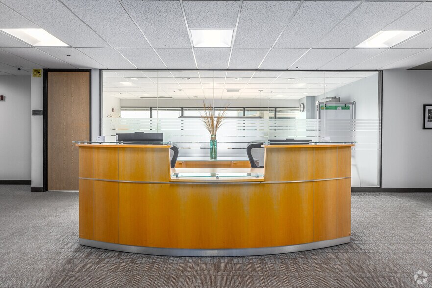 More Photos Of 400 E Pratt St, Baltimore Coworking Space