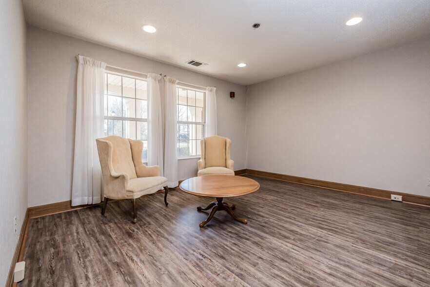 More Photos Of 7222 Day Ave SW, Navarre Medical For Lease