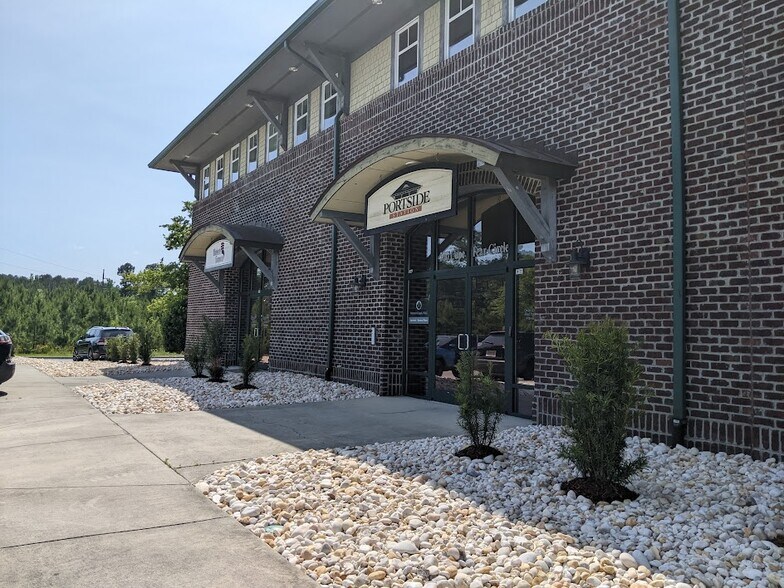 More Photos Of 200 Cape Fear Cir, Sneads Ferry Office For Lease