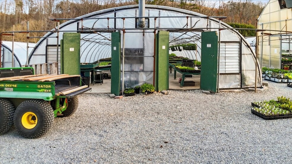 More Photos Of 1356 Coopers Cove Rd, Hardy Specialty For Sale