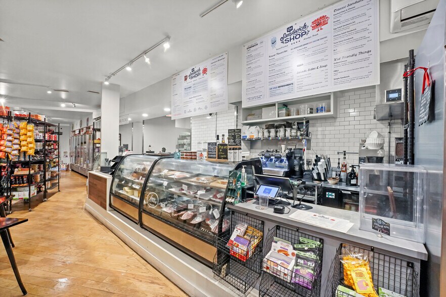 More Photos Of 4363 N Lincoln Ave, Chicago Storefront Retail Residential For Sale