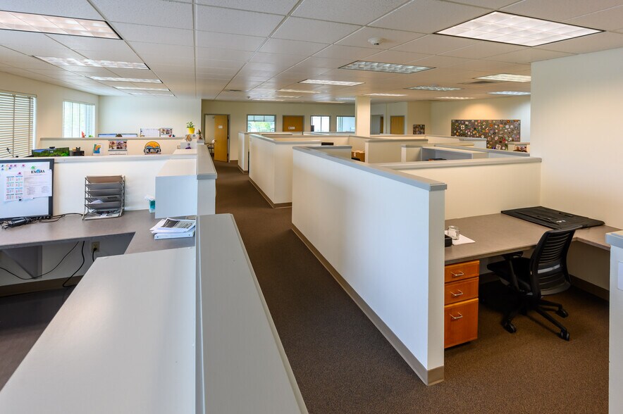 More Photos Of 296 SW Columbia St, Bend Office For Lease